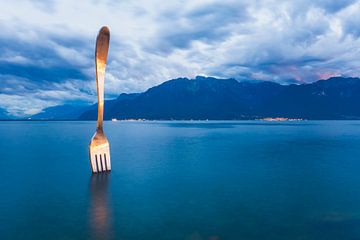 Kunstwerk La Fourchette in Vevey aan het meer van Genève van Werner Dieterich
