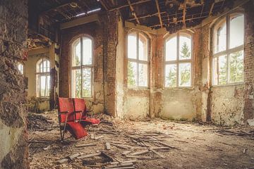 Abandoned cinema seats by Truus Nijland