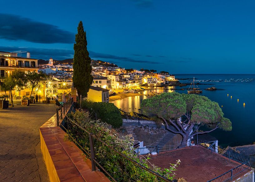 Port Bo / Platja de les Barques at night, Calella de PalafrugPalafrugell by Rene van der Meer