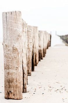 Golfbrekers op het strand - verticaal - Domburg