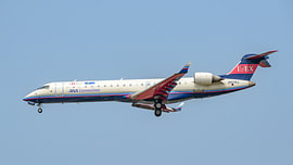 ANA Connection Bombardier CRJ-700 Passagierflugzeug. von Jaap van den Berg