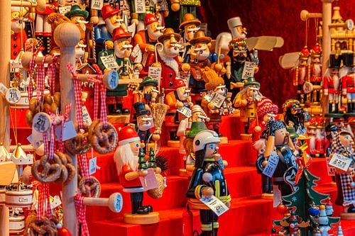 Kerstfiguren op de kerstmarkt in Ulm
