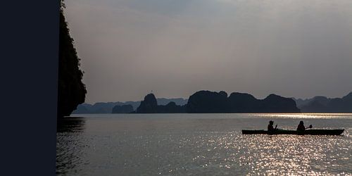 Vietnam: Halong Bay in de avond 3