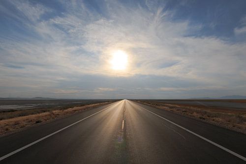 Op weg naar Antilope Island, over de eindeloze weg.