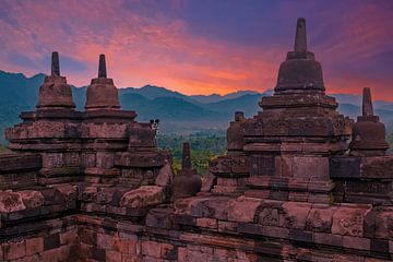 Le temple de Borobudur dans le centre de Java en Indonésie. sur Eye on You