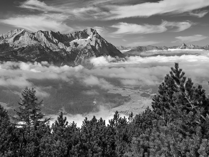 Uitzicht van de Wank naar de Zugspitze van Andreas Müller