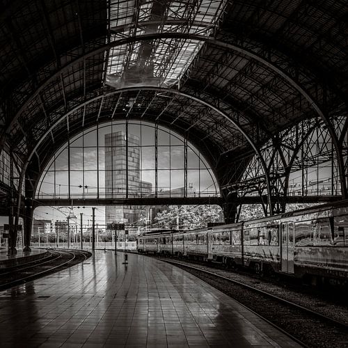 Barcelona Franca Railway Station by Susan Chapel