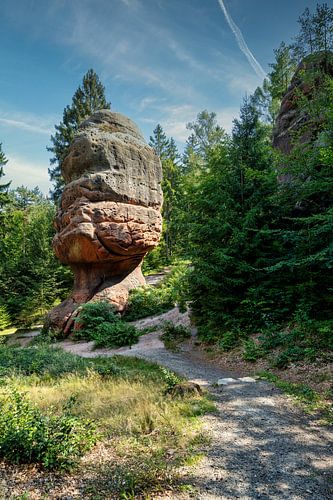 Gezicht op de kelkstenen bij Oybin