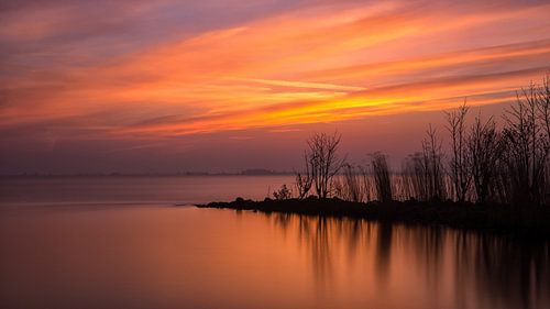 Zonsopkomst Haringvliet met lange sluiter tijd