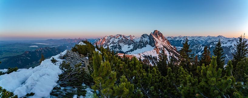 Panoramic view of the sunset at the Ostler hut by Leo Schindzielorz