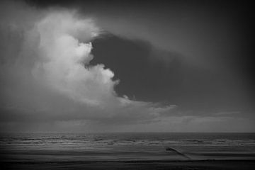 Zeezicht met wolken en golven sur Rene  den Engelsman