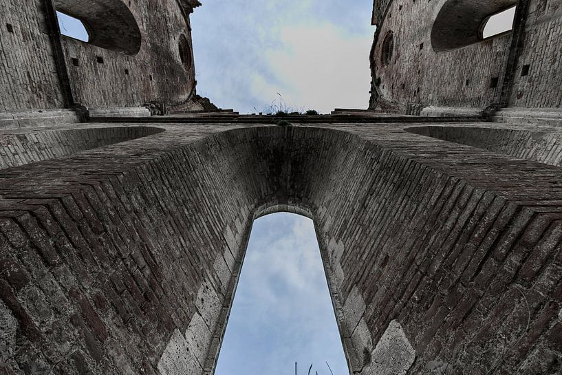 Ruine van Abbazia di San Galgano abdij, Siena, Toscane, Italie van Atelier Liesjes