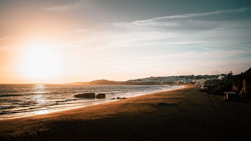 Sonnenuntergang an der Küste von Albufeira, Algarve von Bart cocquart