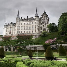 Dunrobin kasteel op een grijze dag van Ineke Huizing