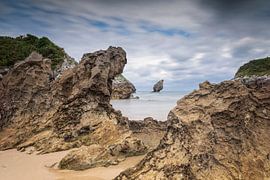 à la plage de Buelna, le long de la côte de la région espagnole des Asturies sur gaps photography