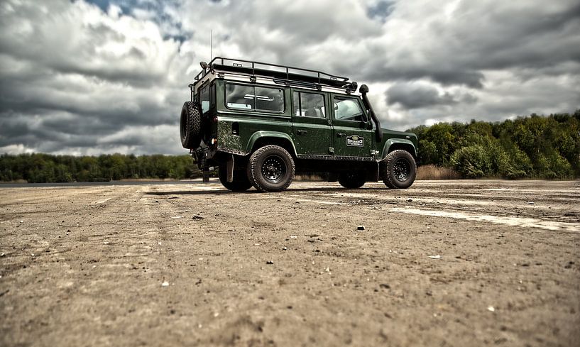 Landrover by Ben van Sambeek