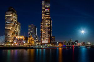 Volle maan bij de Rijnhaven, Kop van Zuid.  von Marco Faasse