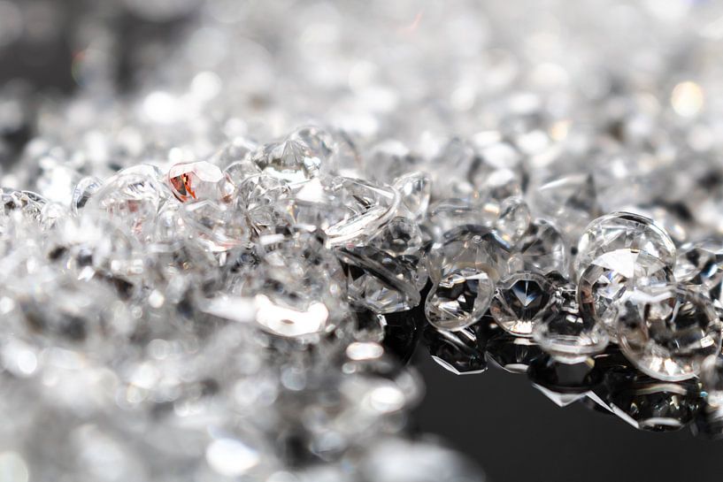 Diamantverstrooiing - glans op een spiegelbasis van Mixed media vector arts