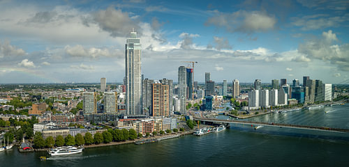 Rotterdam Skyline an der Nieuwe Maas