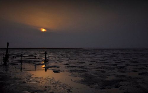 evening falls over wad