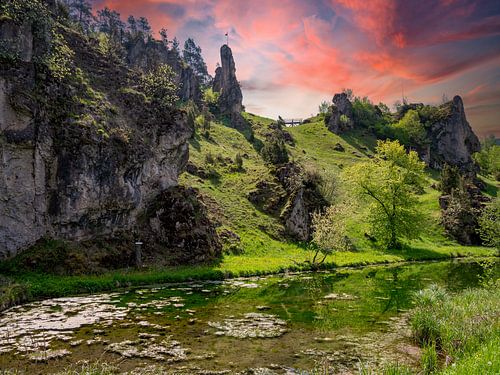 Uitzicht op de klimrotsen in Frankisch Zwitserland, Duitsland