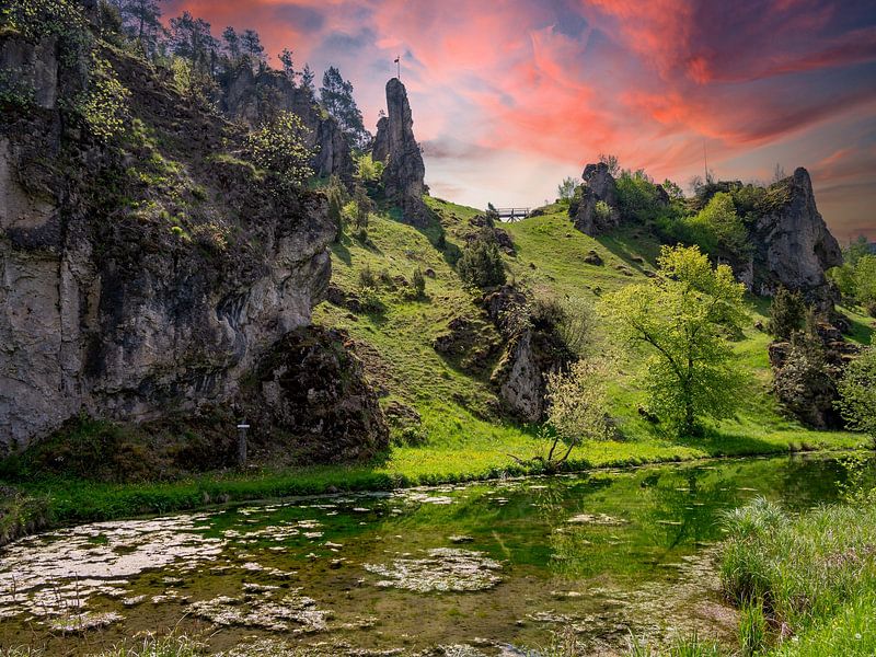 Uitzicht op de klimrotsen in Frankisch Zwitserland, Duitsland van Animaflora PicsStock