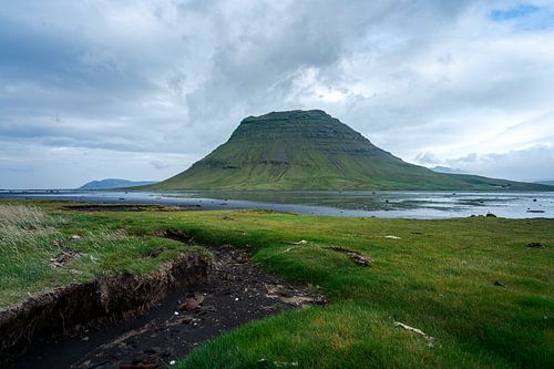Kirkjufell berg in IJsland