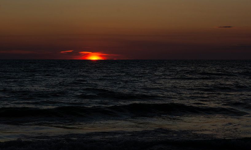 Coucher de soleil en Albanie | Photographie de voyage par Sanne van Duijnhoven