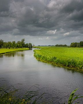 Donkere wolken in de polder
