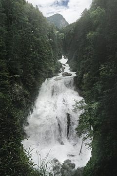 Riva watervallen in het bos van Zuid-Tirol. Aurina vallei van Stefano Orazzini
