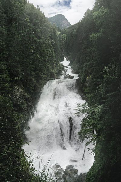 Riva watervallen in het bos van Zuid-Tirol. Aurina vallei van Stefano Orazzini
