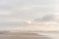 Maasvlakte en Hoek van Holland: schilderachtige lucht en surfers bij zonsondergang