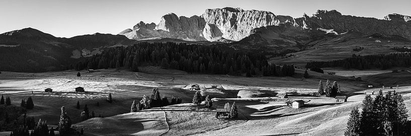 Panorama of Alpe di Siusi, in black and white by Henk Meijer Photography