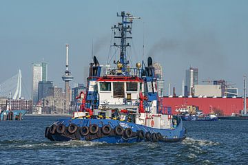 Harbour tug Fairplay Bandama. by Jaap van den Berg