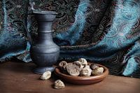 Nature morte d'un bol en bois avec des figues