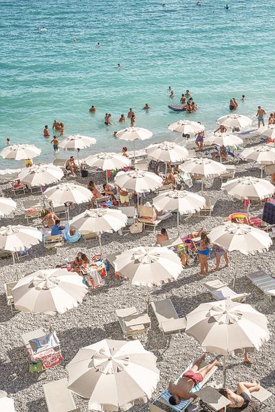 Strand Aan De Amalfi Kust - Italië van Henrike Schenk