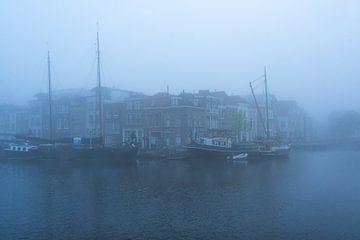 Leiden in de mist van Studio Nieuwland