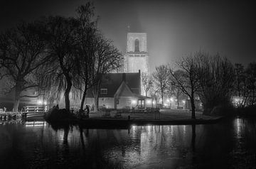Mistige winteravond in Ransdorp (zwart-wit)
