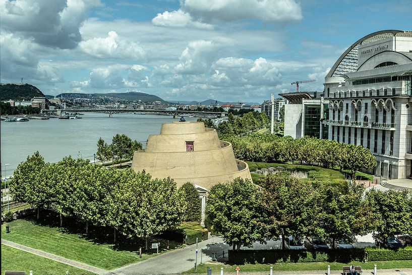 ziggurat with view on budapest and national museum by Eric van Nieuwland