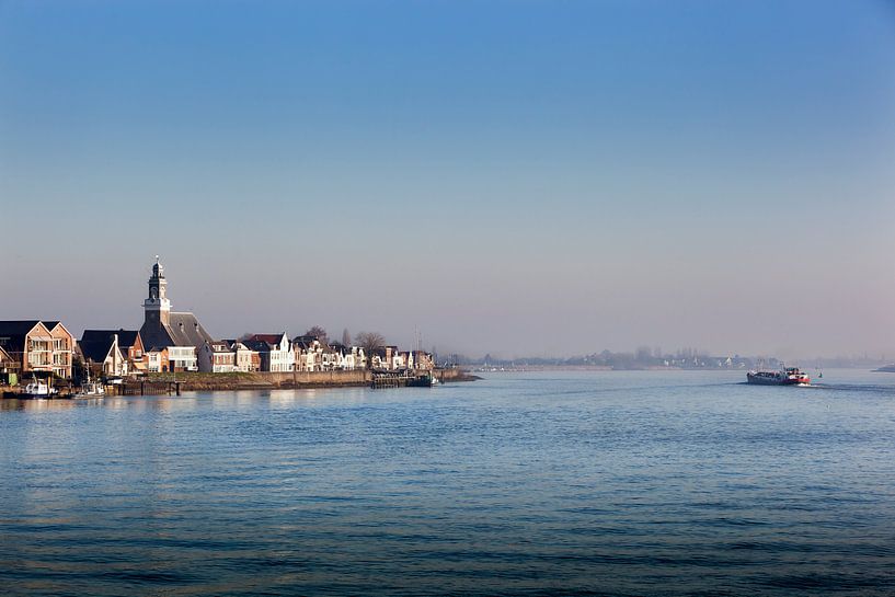 The village Lekkerkerk on the river Lek by Peter de Kievith Fotografie