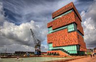 Het iconische MAS (Museum aan de stroom) met prachtige wolkenlucht van Jeffrey Steenbergen thumbnail