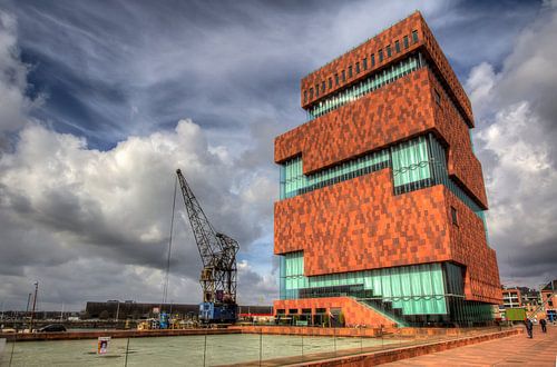 The iconic MAS (Museum by the stream) with its beautiful cloudy sky