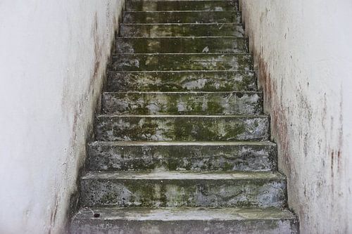 Trap verlaten gebouw.