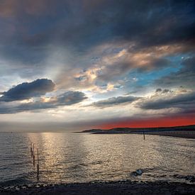 Sonnenuntergang am Strand von Nolle von Lisette van Peenen
