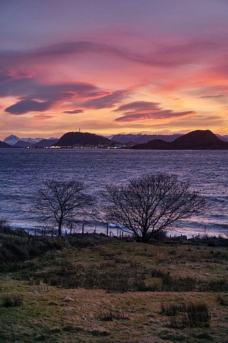 Lever de soleil sur Ålesund depuis Godøy, Norvège