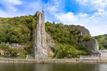Dinant, de stad die charme en historie uitstraalt. van Patrick Fotografeert