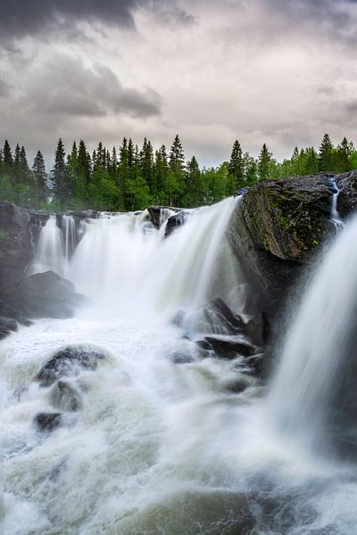Ristafallet waterval Zweden van Arjen Roos