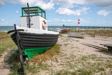 Bateaux de pêche sur la plage de Zingst (Darß / Fischland) sur t.ART