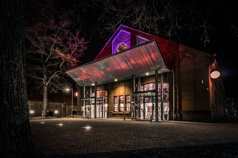Poppodium Gebouw-T in Bergen op Zoom by Rick van Geel