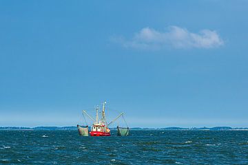 Krabbenkotter op de Noordzee bij het eiland Pellworm